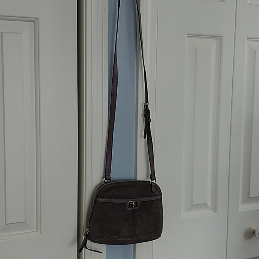 B.Makowsky Suede Leather Full Zip Wide Open Adjustable Crossbody Bag - Picture 11 of 15